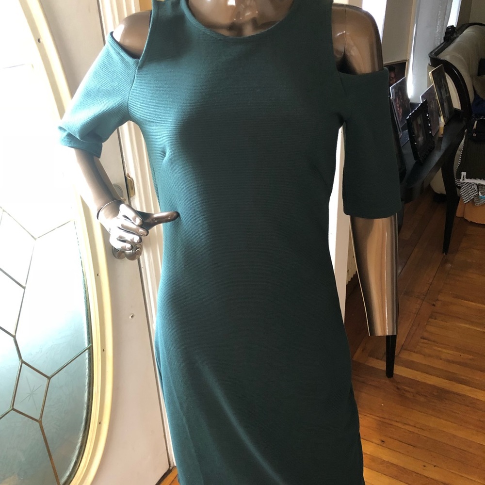 💖H&M off shoulder green dress